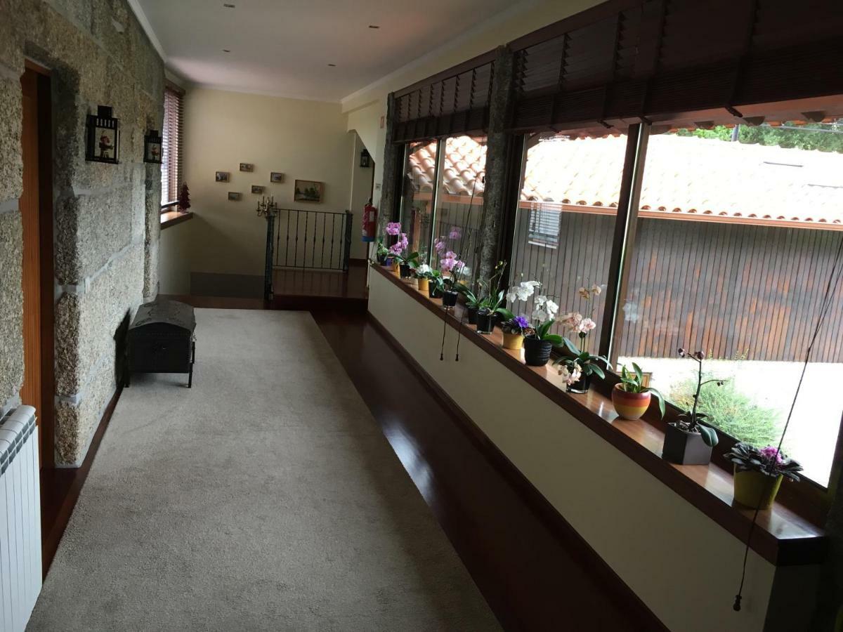 Bergui Guesthouse - 吉马良斯 外观 照片